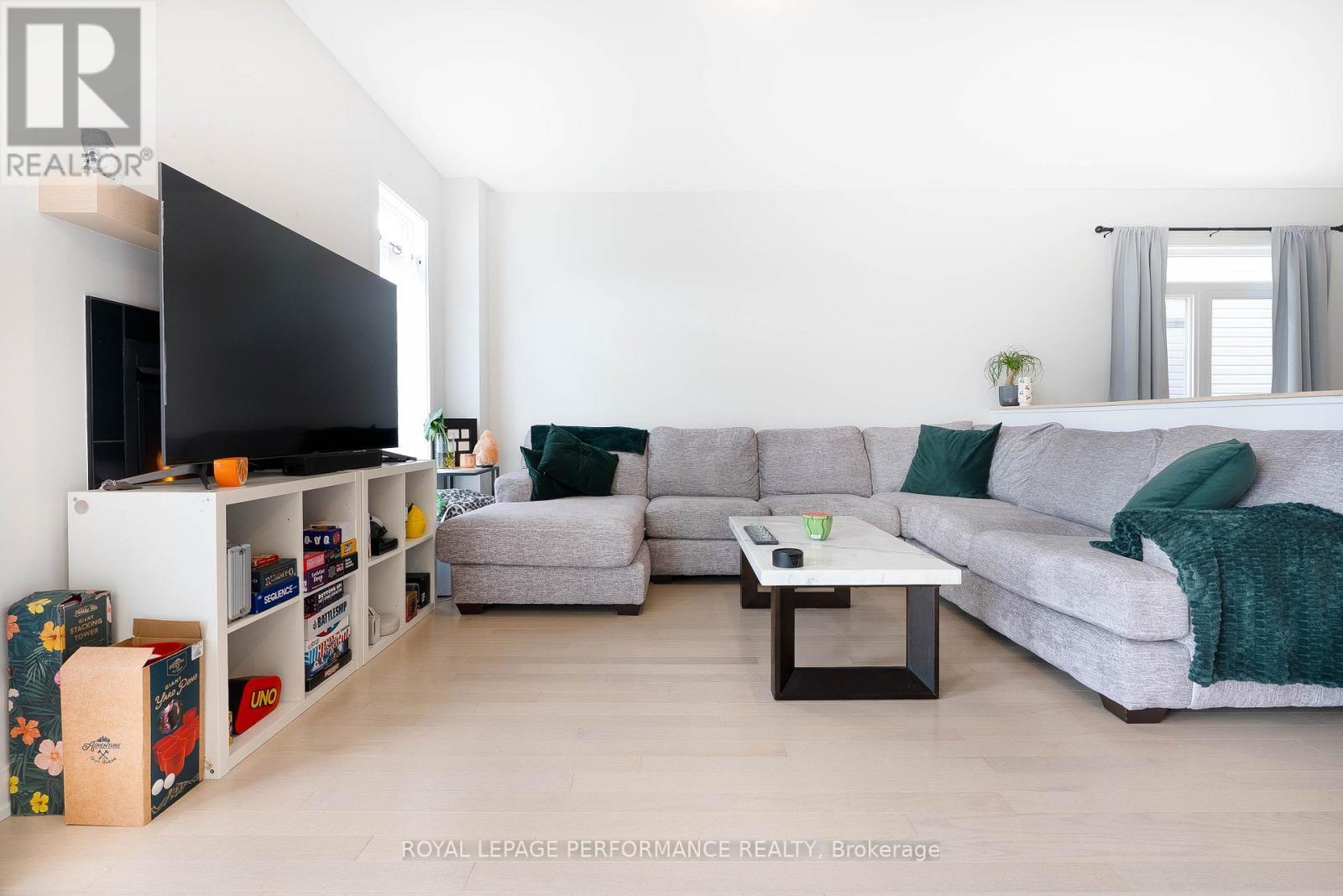 












931 EMBANKMENT STREET

,
Ottawa,




Ontario
K2S2P6

