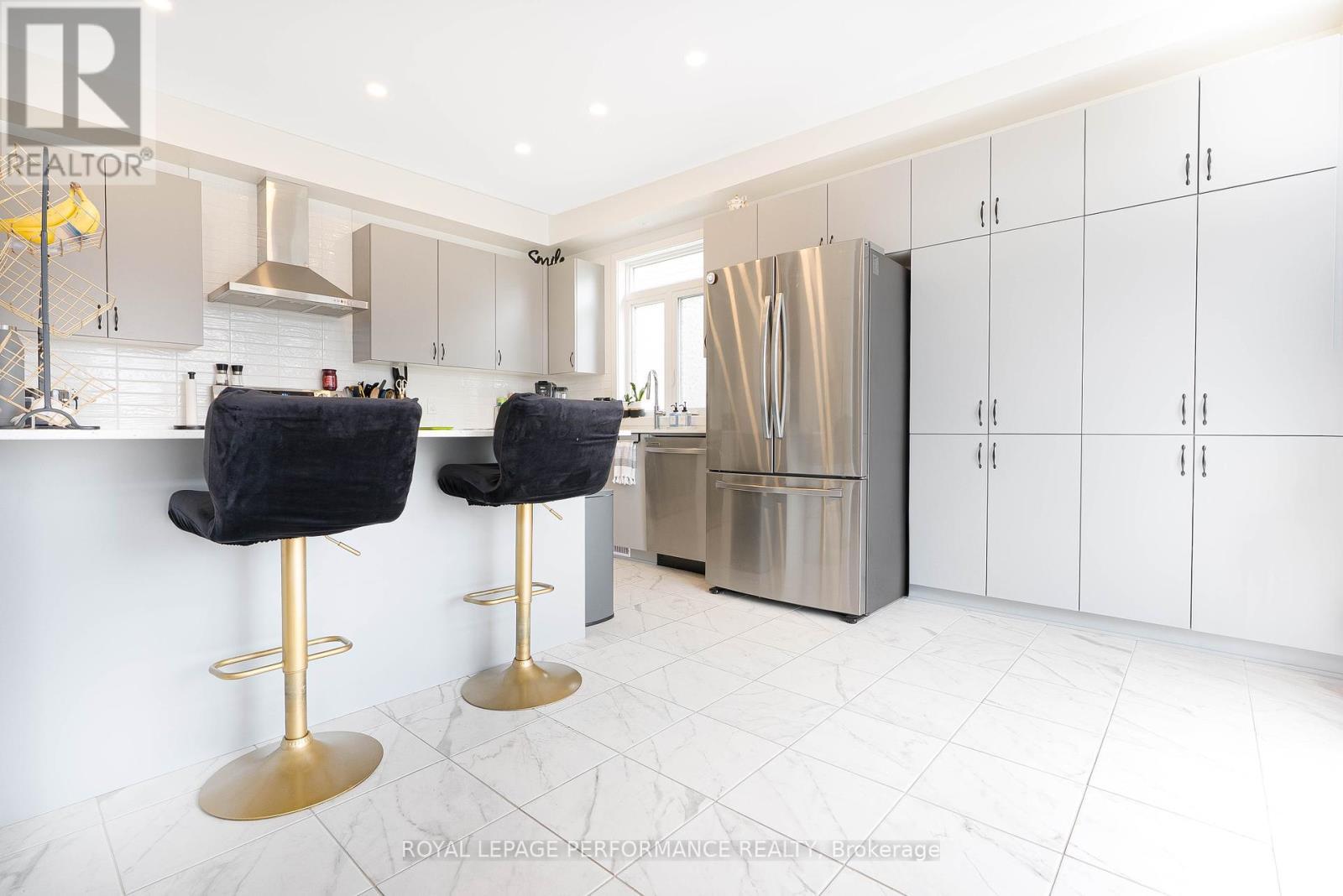 












931 EMBANKMENT STREET

,
Ottawa,




Ontario
K2S2P6

