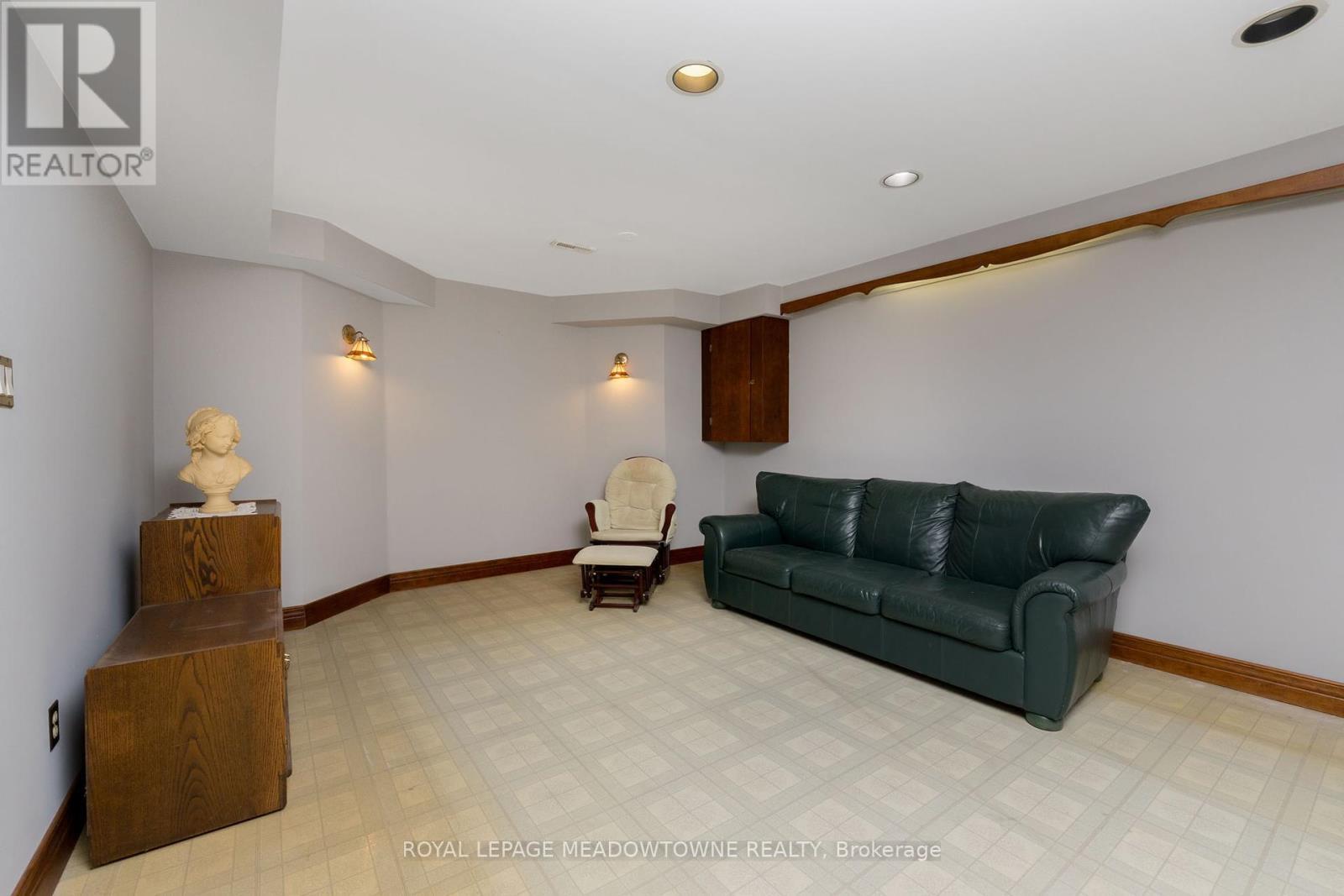 












15637 MCLAUGHLIN ROAD

,
Caledon,




Ontario
L7C1L9

