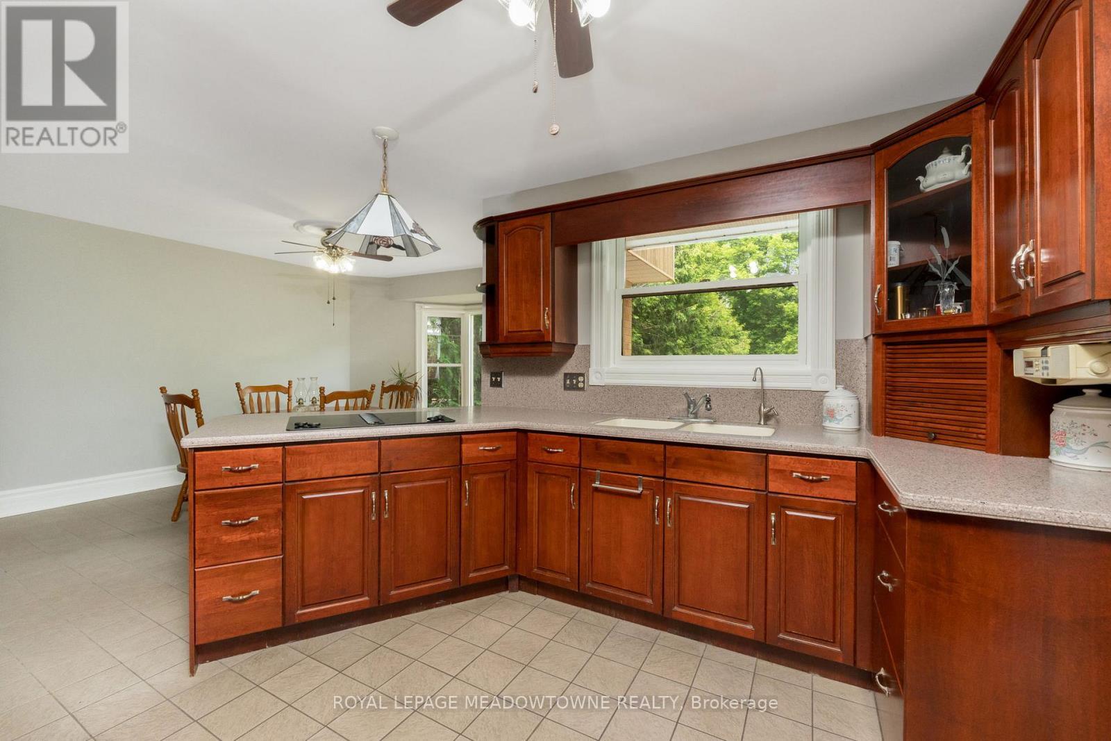 












15637 MCLAUGHLIN ROAD

,
Caledon,




Ontario
L7C1L9

