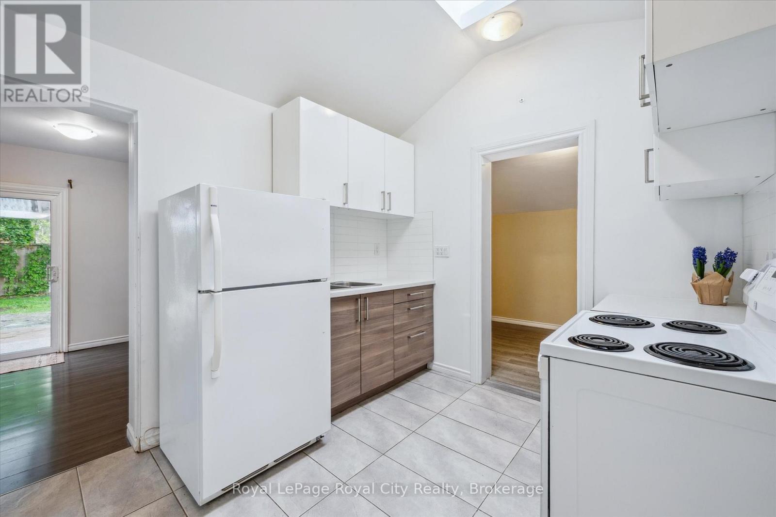 












169 EDINBURGH ROAD N

,
Guelph (Downtown),




Ontario
N1H5R6

