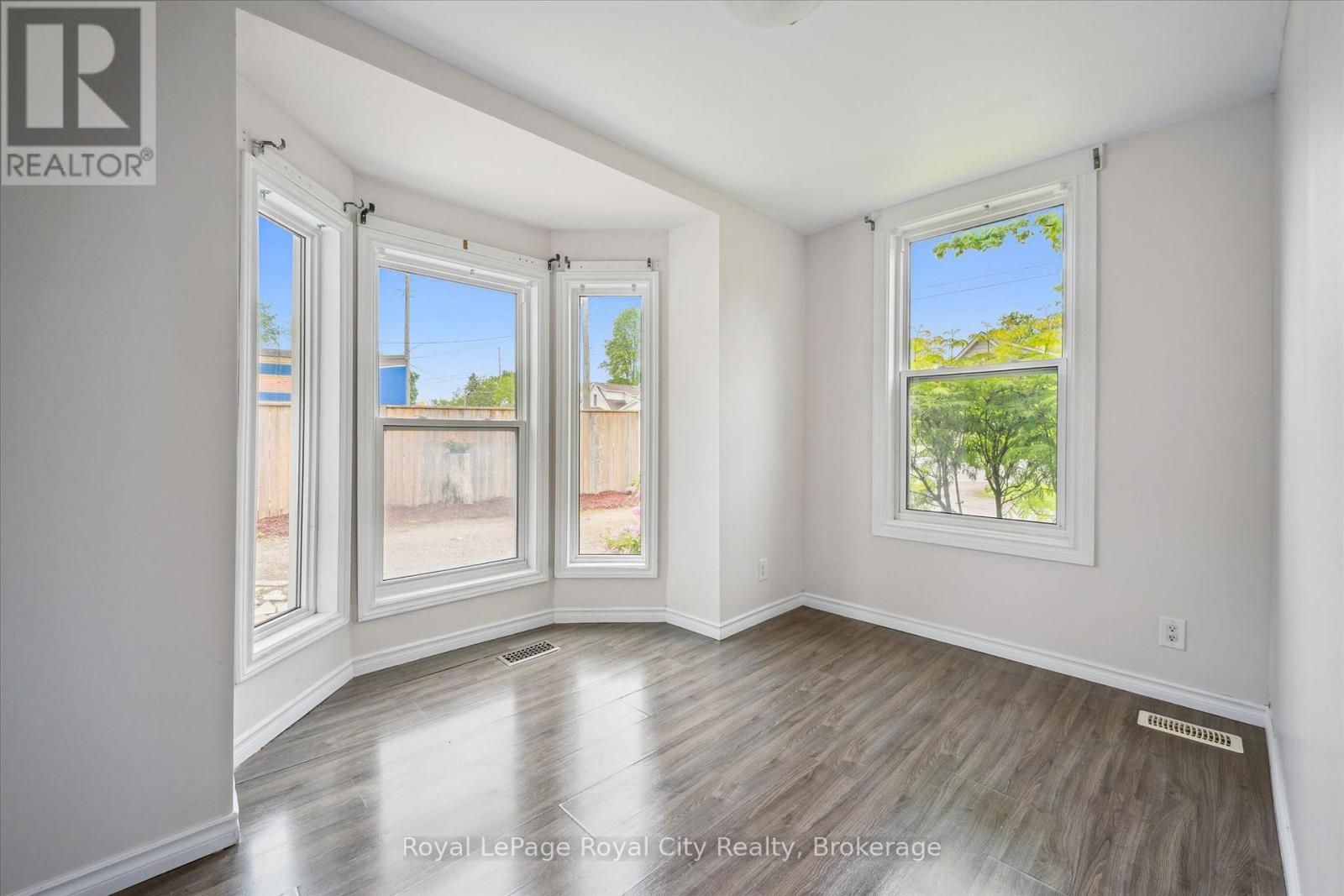 












169 EDINBURGH ROAD N

,
Guelph (Downtown),




Ontario
N1H5R6

