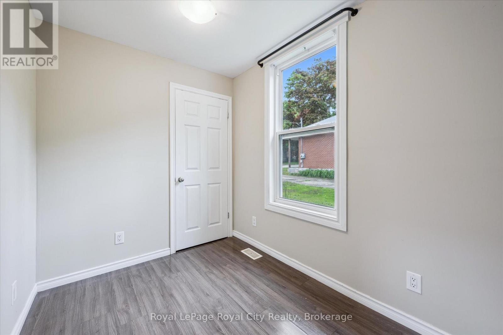












169 EDINBURGH ROAD N

,
Guelph (Downtown),




Ontario
N1H5R6

