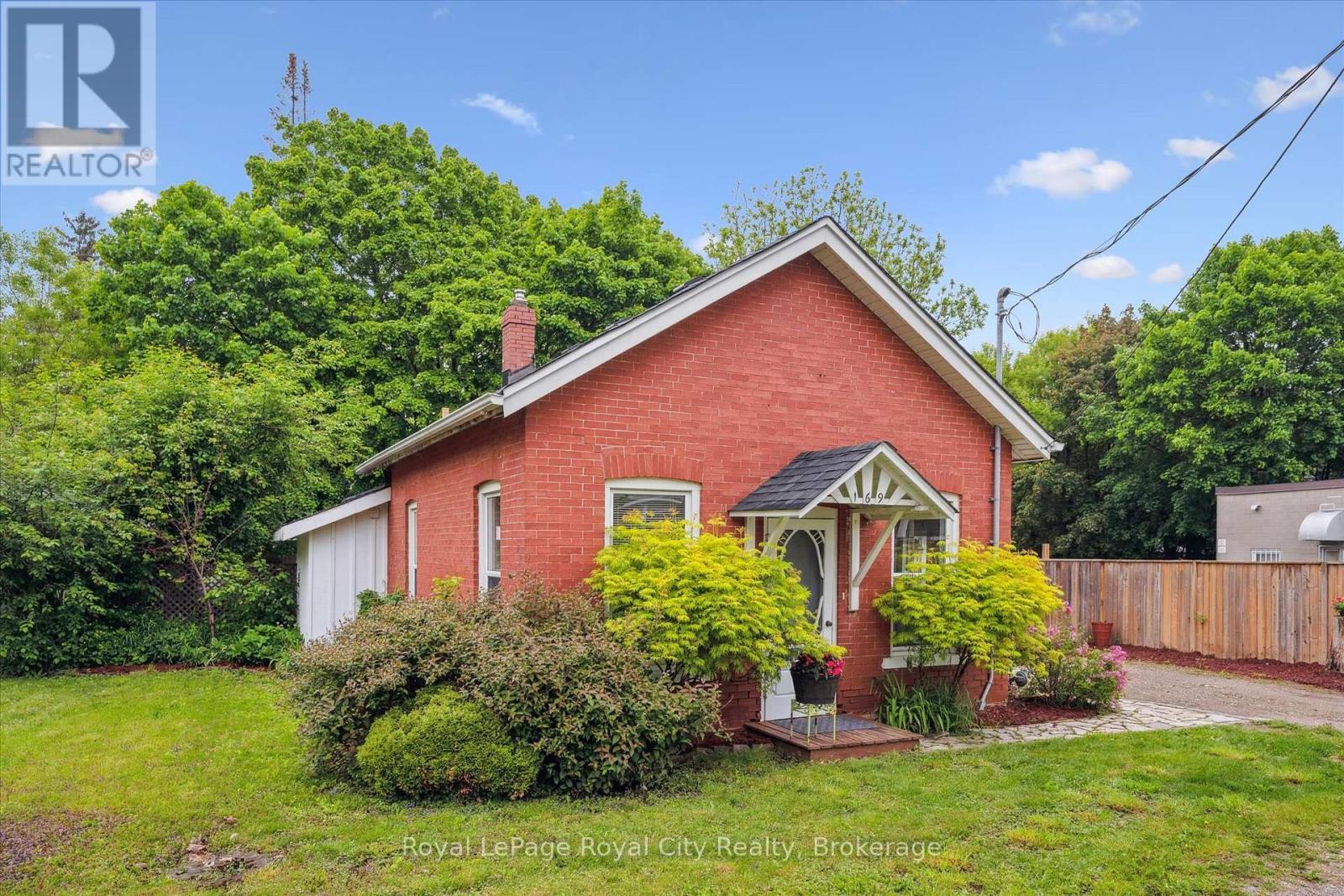 












169 EDINBURGH ROAD N

,
Guelph (Downtown),




Ontario
N1H5R6

