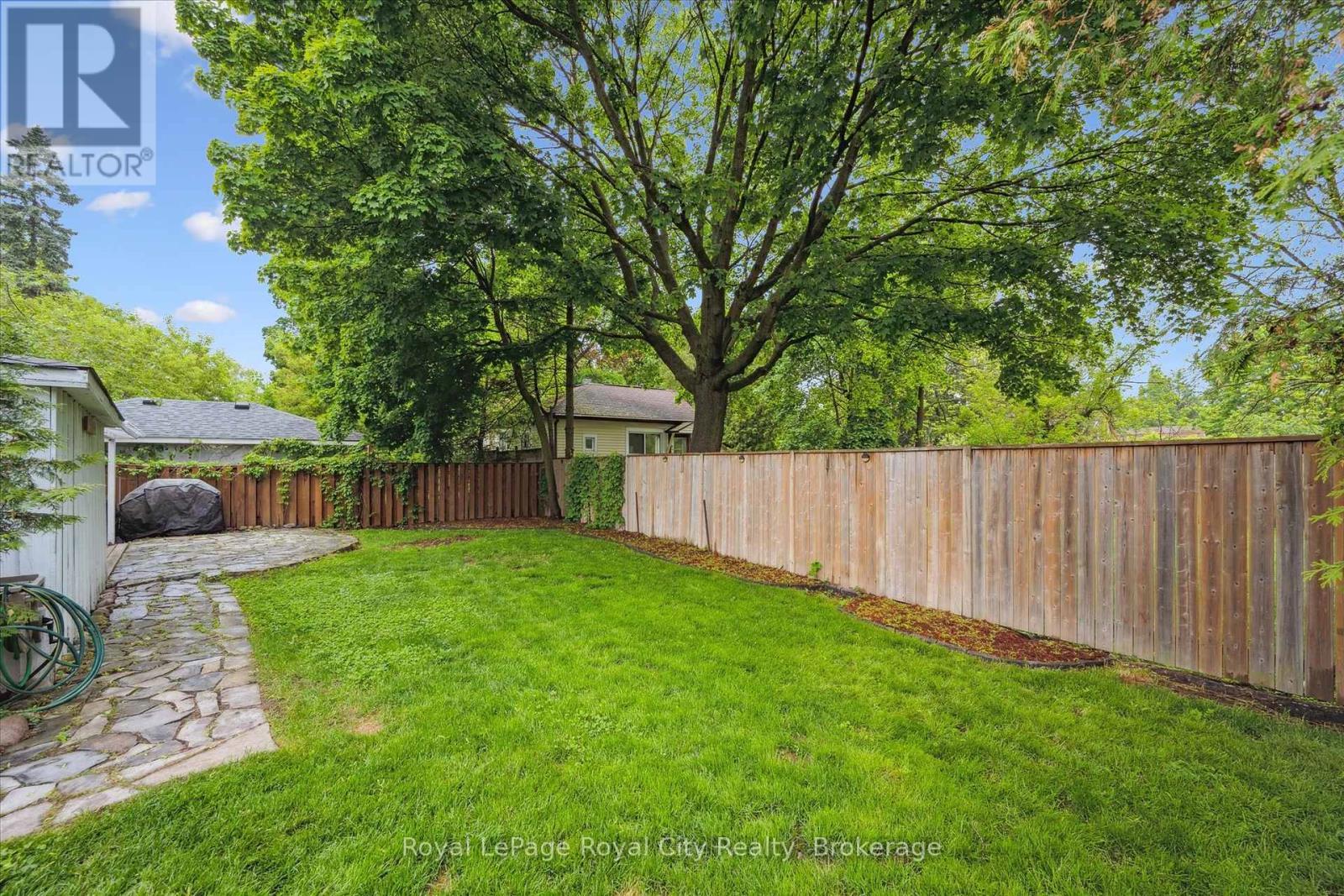 












169 EDINBURGH ROAD N

,
Guelph (Downtown),




Ontario
N1H5R6

