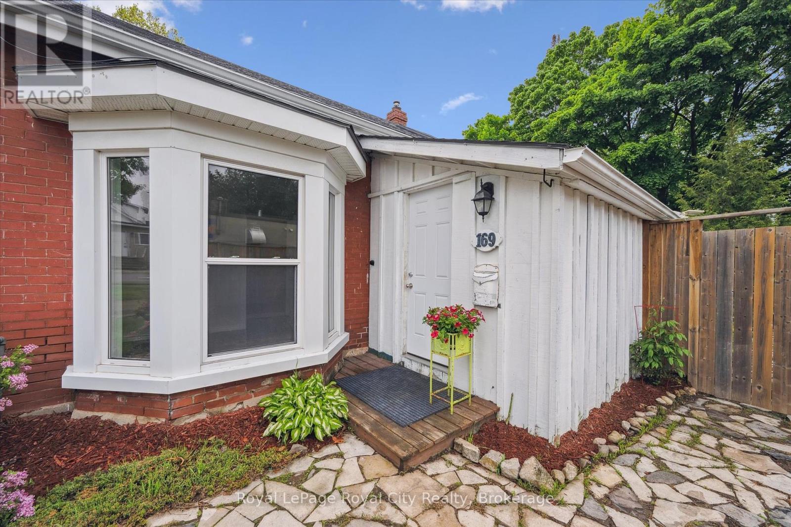 












169 EDINBURGH ROAD N

,
Guelph (Downtown),




Ontario
N1H5R6

