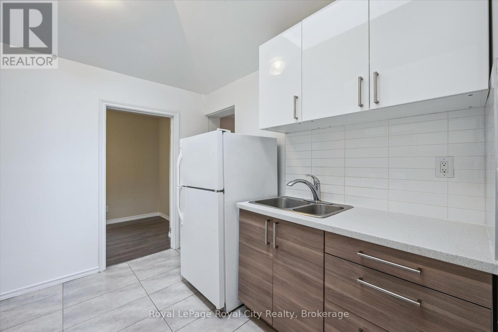 












169 EDINBURGH ROAD N

,
Guelph (Downtown),




Ontario
N1H5R6

