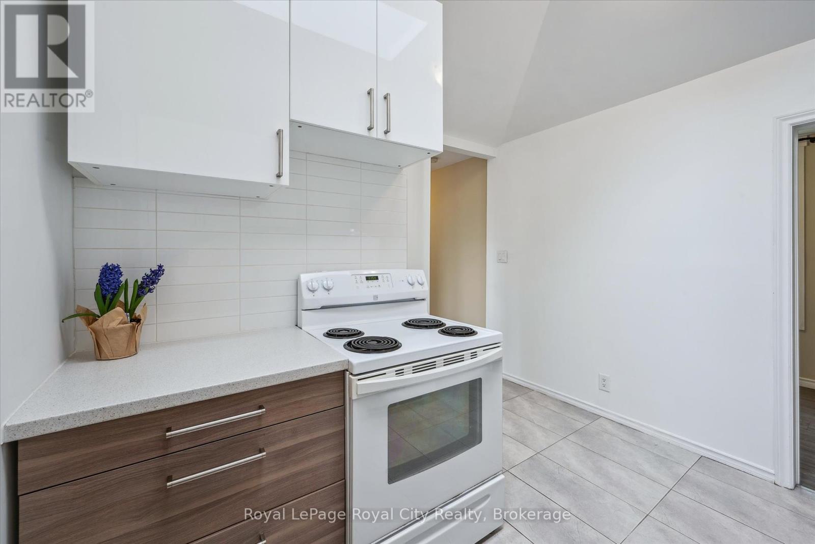 












169 EDINBURGH ROAD N

,
Guelph (Downtown),




Ontario
N1H5R6

