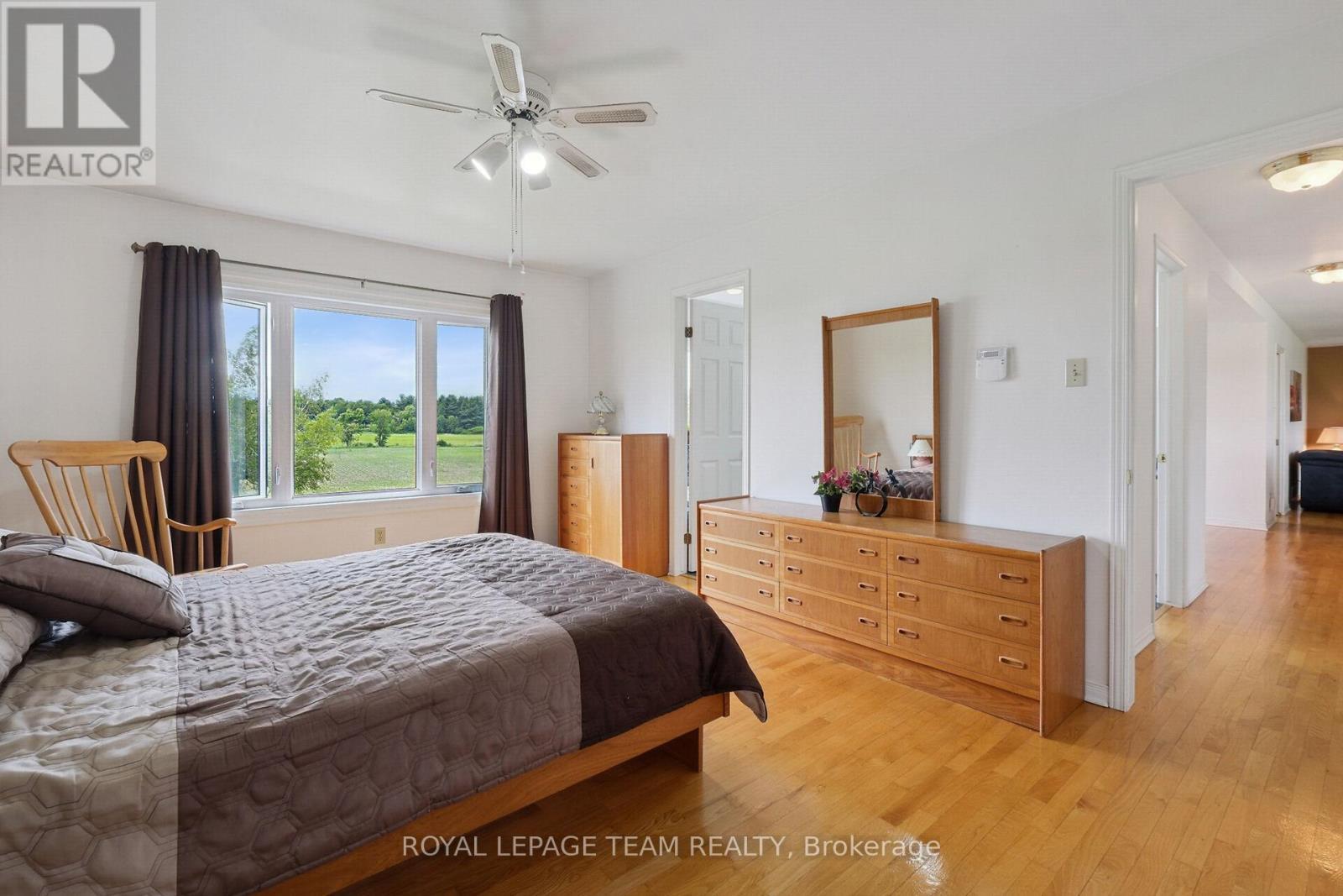 












8665 RUSSELL ROAD

,
Ottawa,




Ontario
K4B0J7

