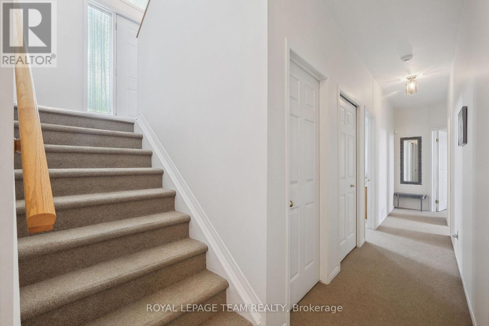 












8665 RUSSELL ROAD

,
Ottawa,




Ontario
K4B0J7

