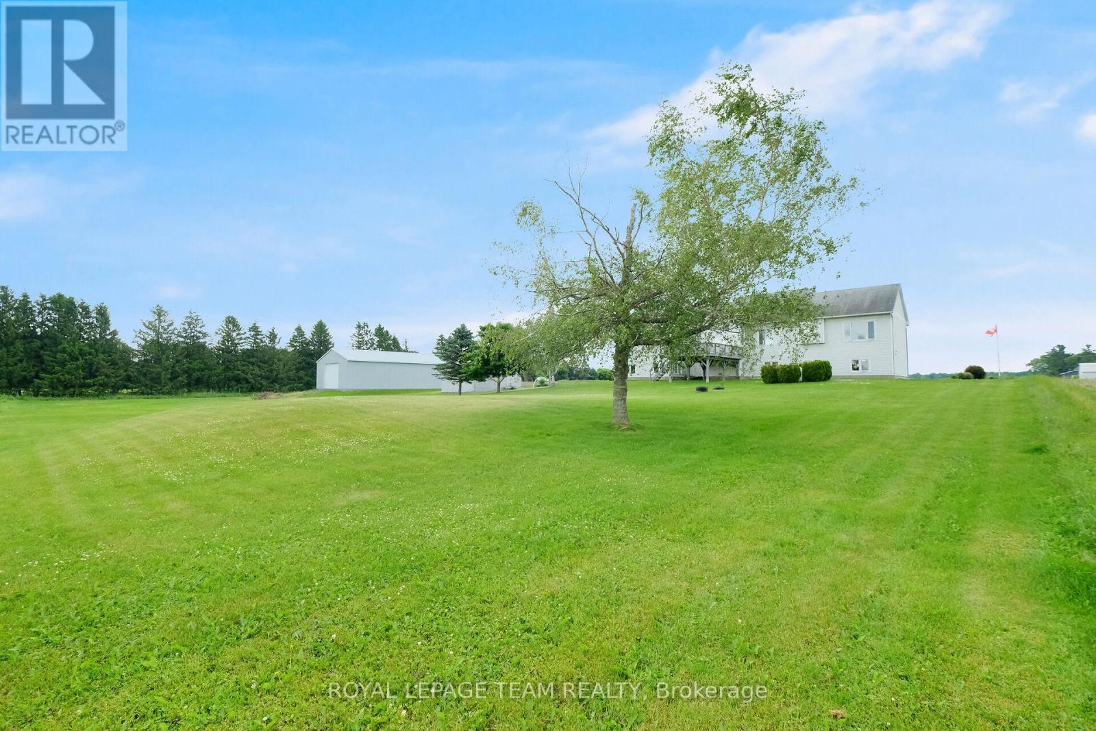 












8665 RUSSELL ROAD

,
Ottawa,




Ontario
K4B0J7

