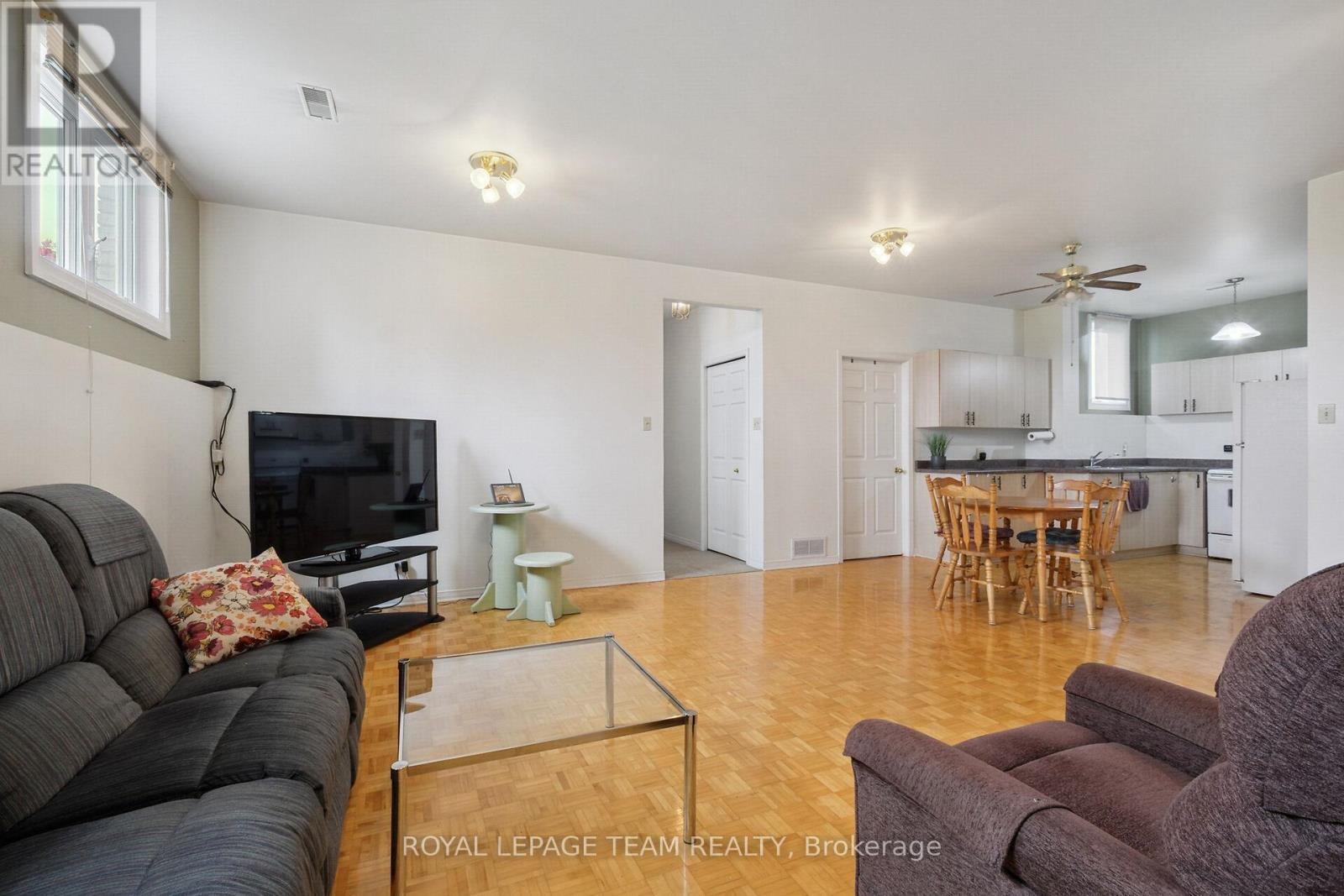 












8665 RUSSELL ROAD

,
Ottawa,




Ontario
K4B0J7

