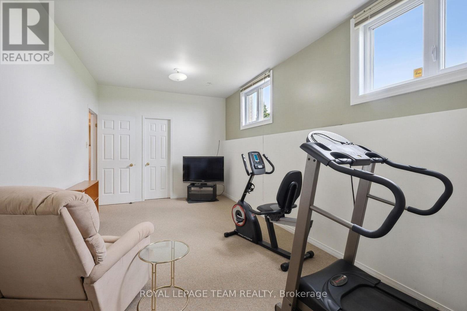












8665 RUSSELL ROAD

,
Ottawa,




Ontario
K4B0J7

