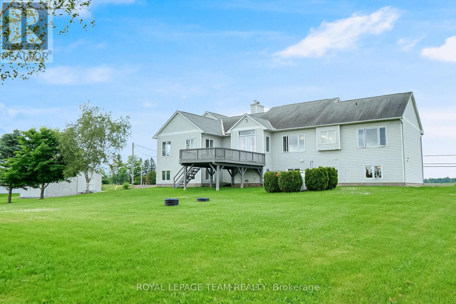 












8665 RUSSELL ROAD

,
Ottawa,




Ontario
K4B0J7

