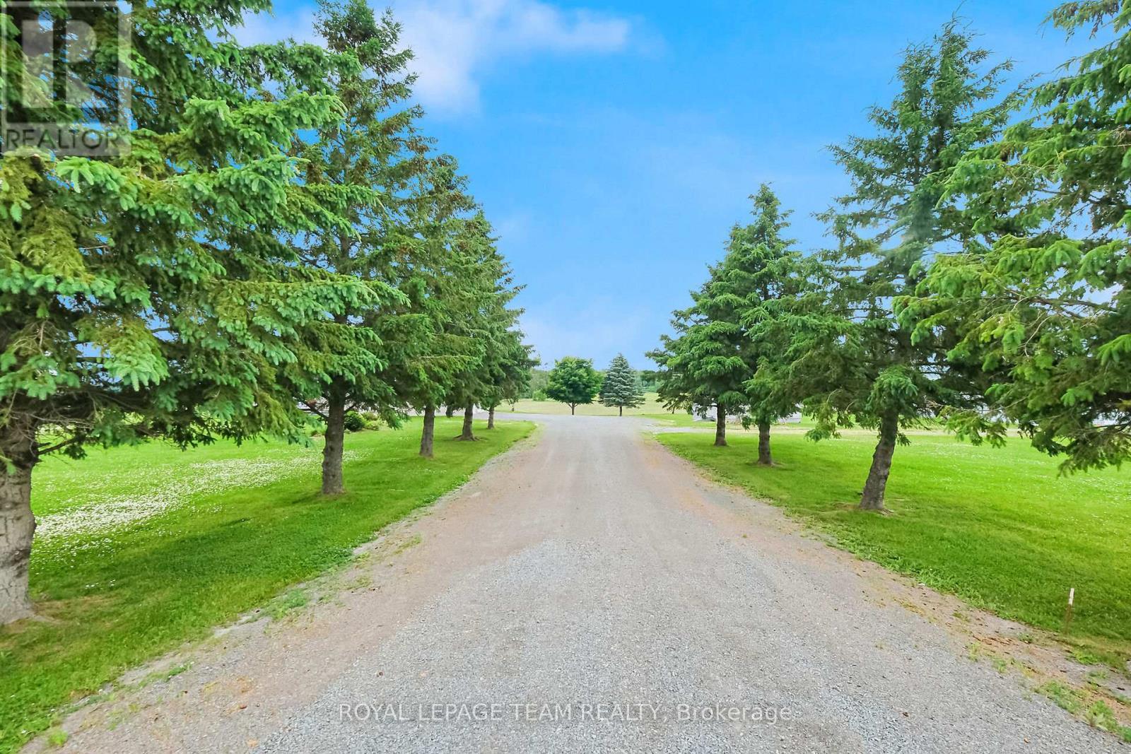 












8665 RUSSELL ROAD

,
Ottawa,




Ontario
K4B0J7

