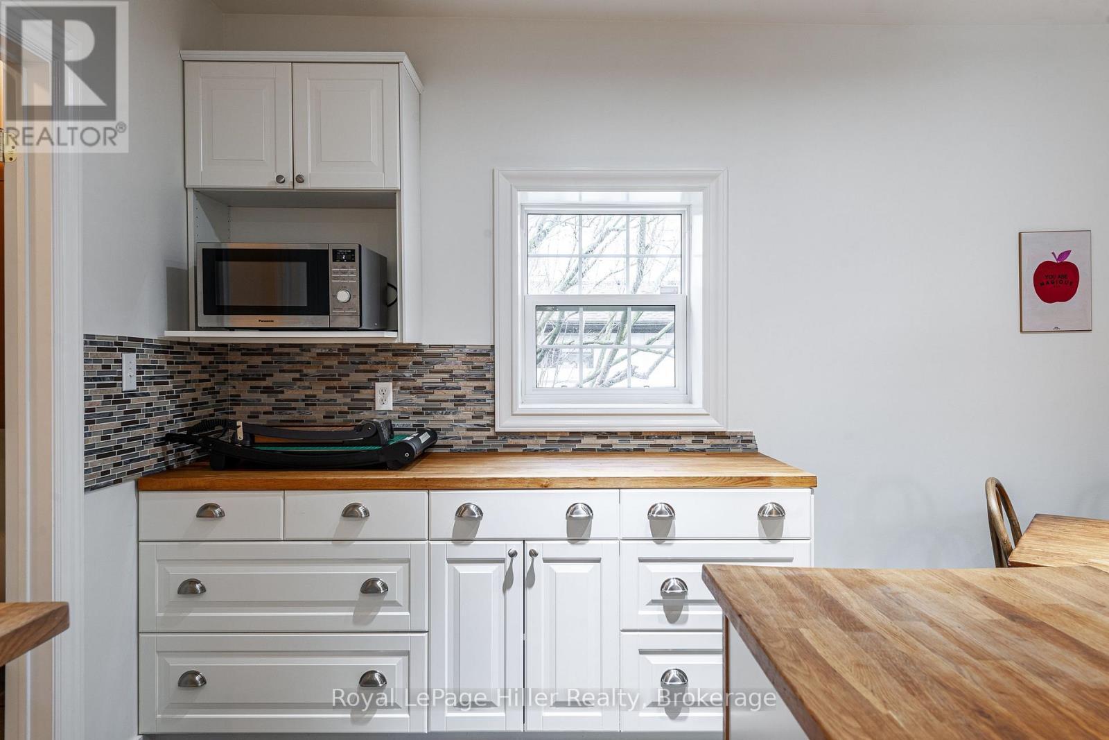 












2215 LINE 34 LINE

,
Perth East (Shakespeare),




Ontario
N0B2P0

