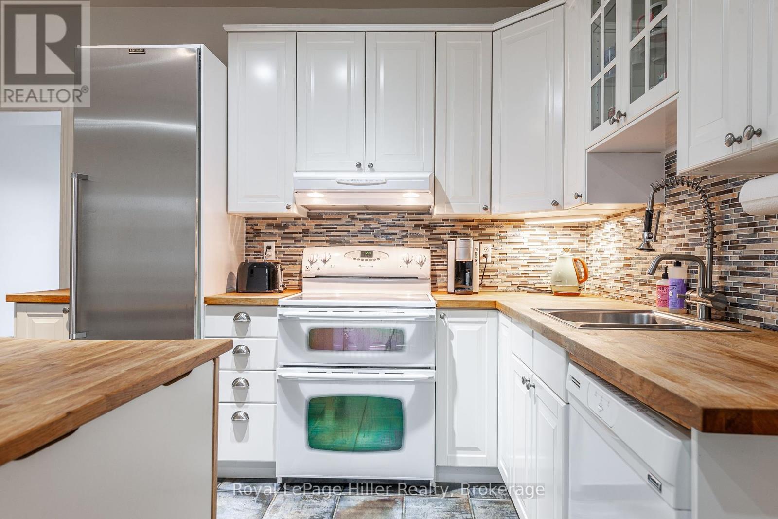 












2215 LINE 34 LINE

,
Perth East (Shakespeare),




Ontario
N0B2P0

