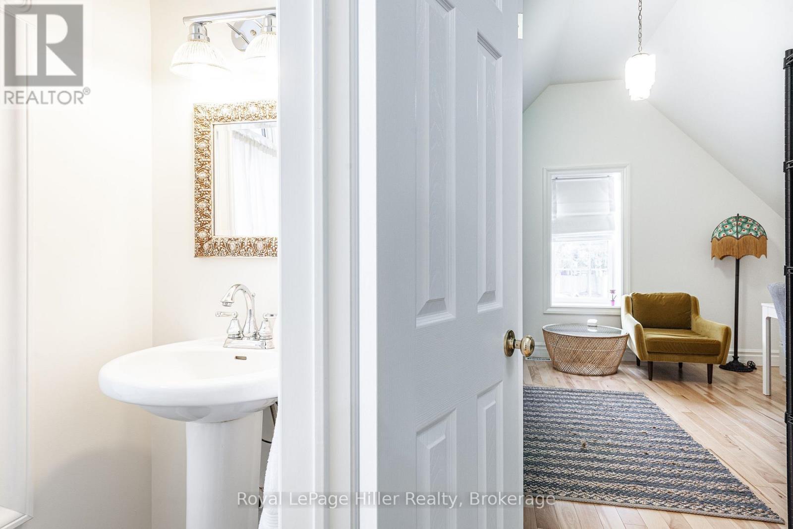 












2215 LINE 34 LINE

,
Perth East (Shakespeare),




Ontario
N0B2P0


