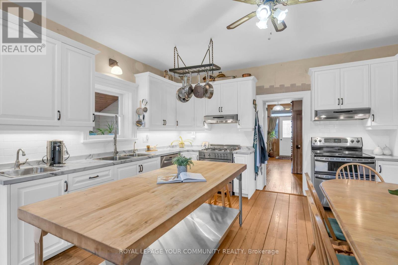 












788190 GREY RD 13

,
Grey Highlands,




Ontario
N0H1J0

