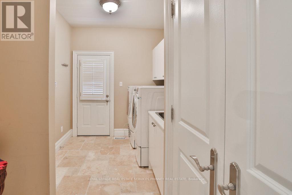 












1442 GLENBURNIE ROAD

,
Mississauga,




Ontario
L5G3C8


