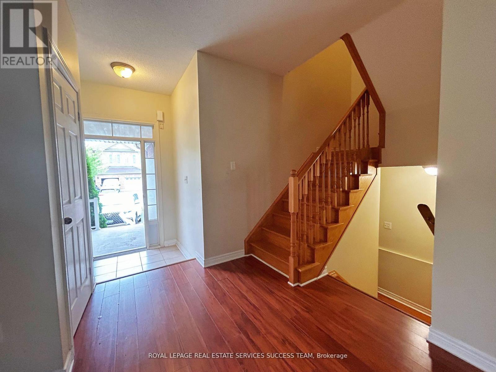 












3366 STONEY CRESCENT

,
Mississauga,




Ontario
L5M0N6

