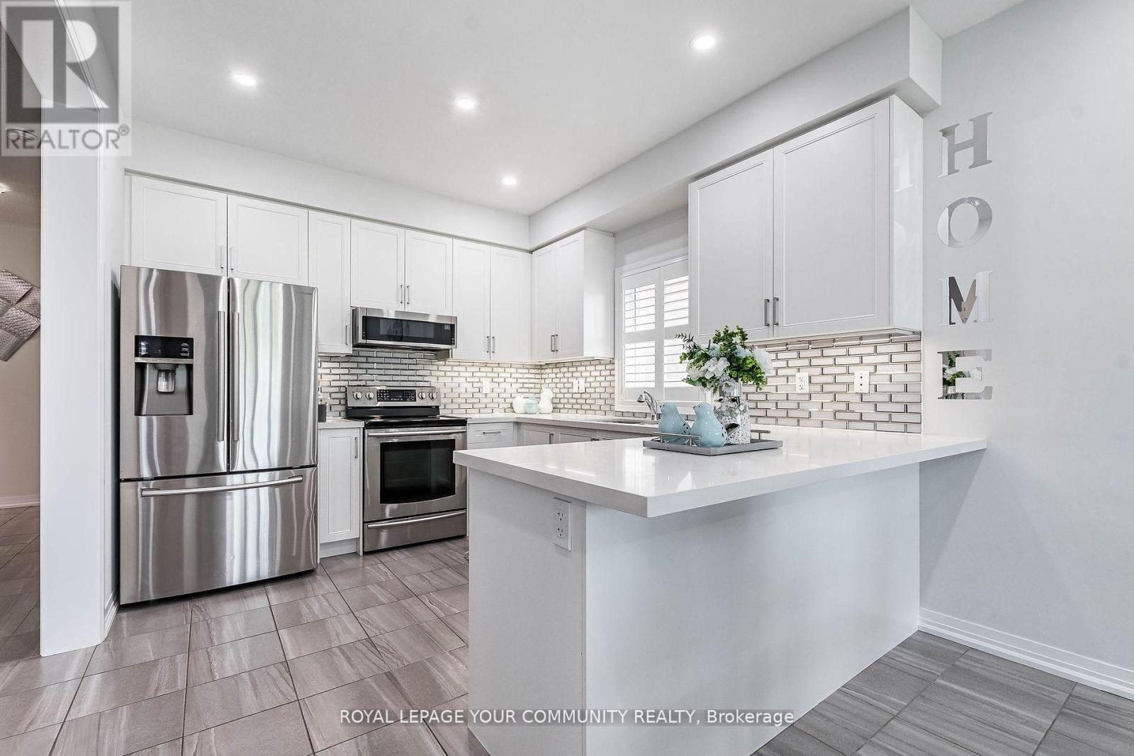 












259 CHELSEA CRESCENT

,
Bradford West Gwillimbury,




Ontario
L3Z4G7

