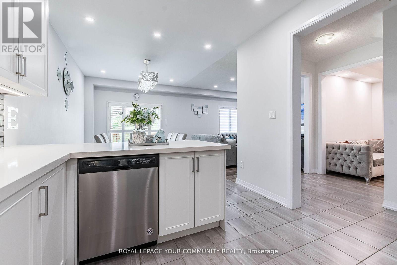 












259 CHELSEA CRESCENT

,
Bradford West Gwillimbury,




Ontario
L3Z4G7

