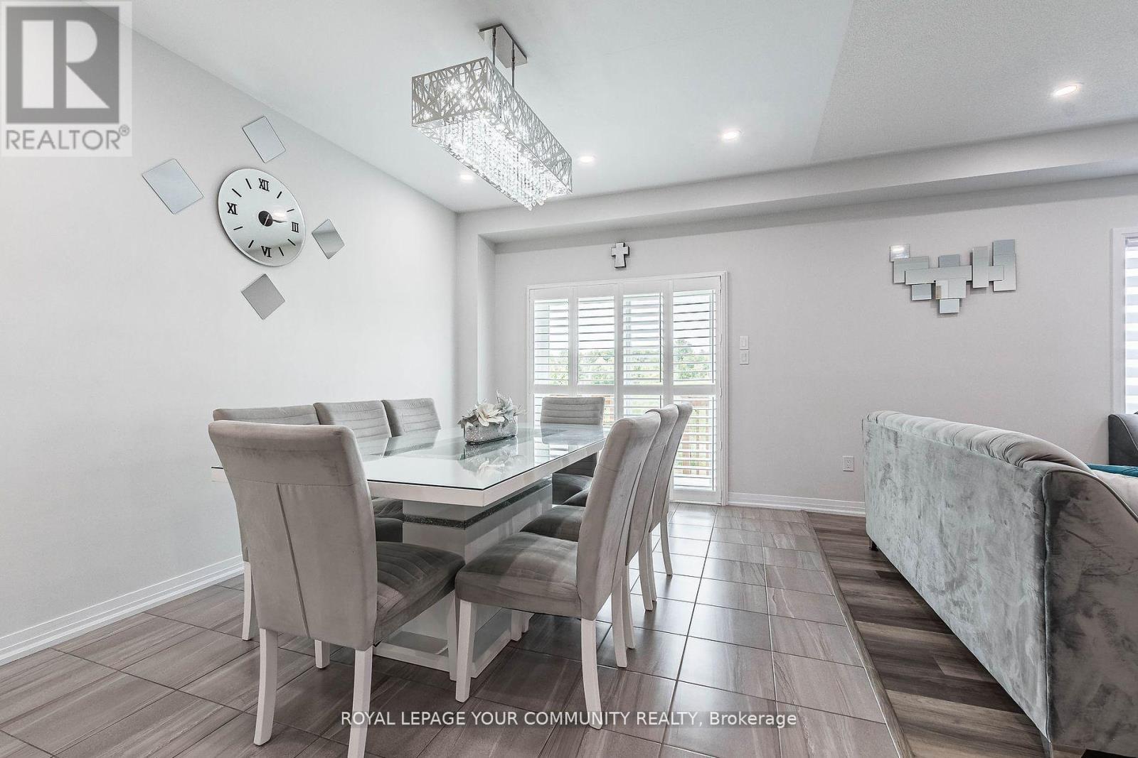 












259 CHELSEA CRESCENT

,
Bradford West Gwillimbury,




Ontario
L3Z4G7

