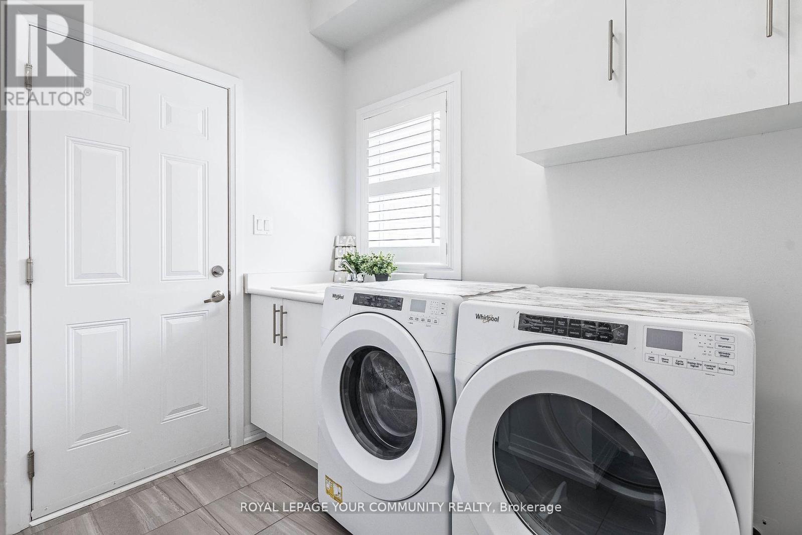 












259 CHELSEA CRESCENT

,
Bradford West Gwillimbury,




Ontario
L3Z4G7

