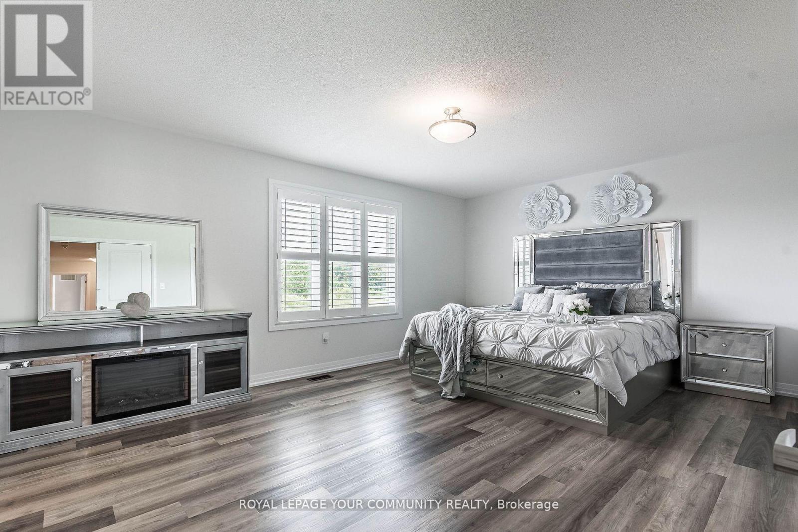 












259 CHELSEA CRESCENT

,
Bradford West Gwillimbury,




Ontario
L3Z4G7

