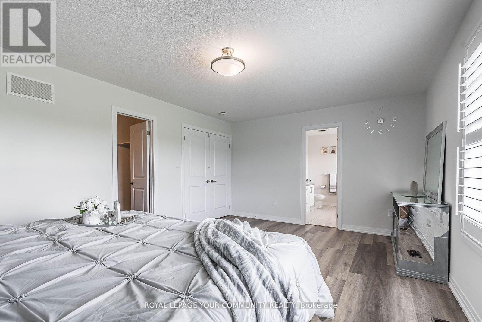 












259 CHELSEA CRESCENT

,
Bradford West Gwillimbury,




Ontario
L3Z4G7

