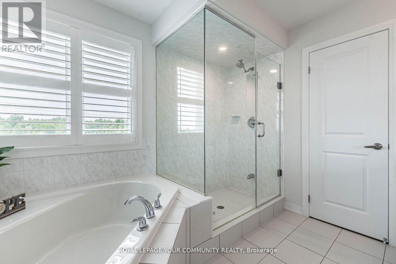 












259 CHELSEA CRESCENT

,
Bradford West Gwillimbury,




Ontario
L3Z4G7

