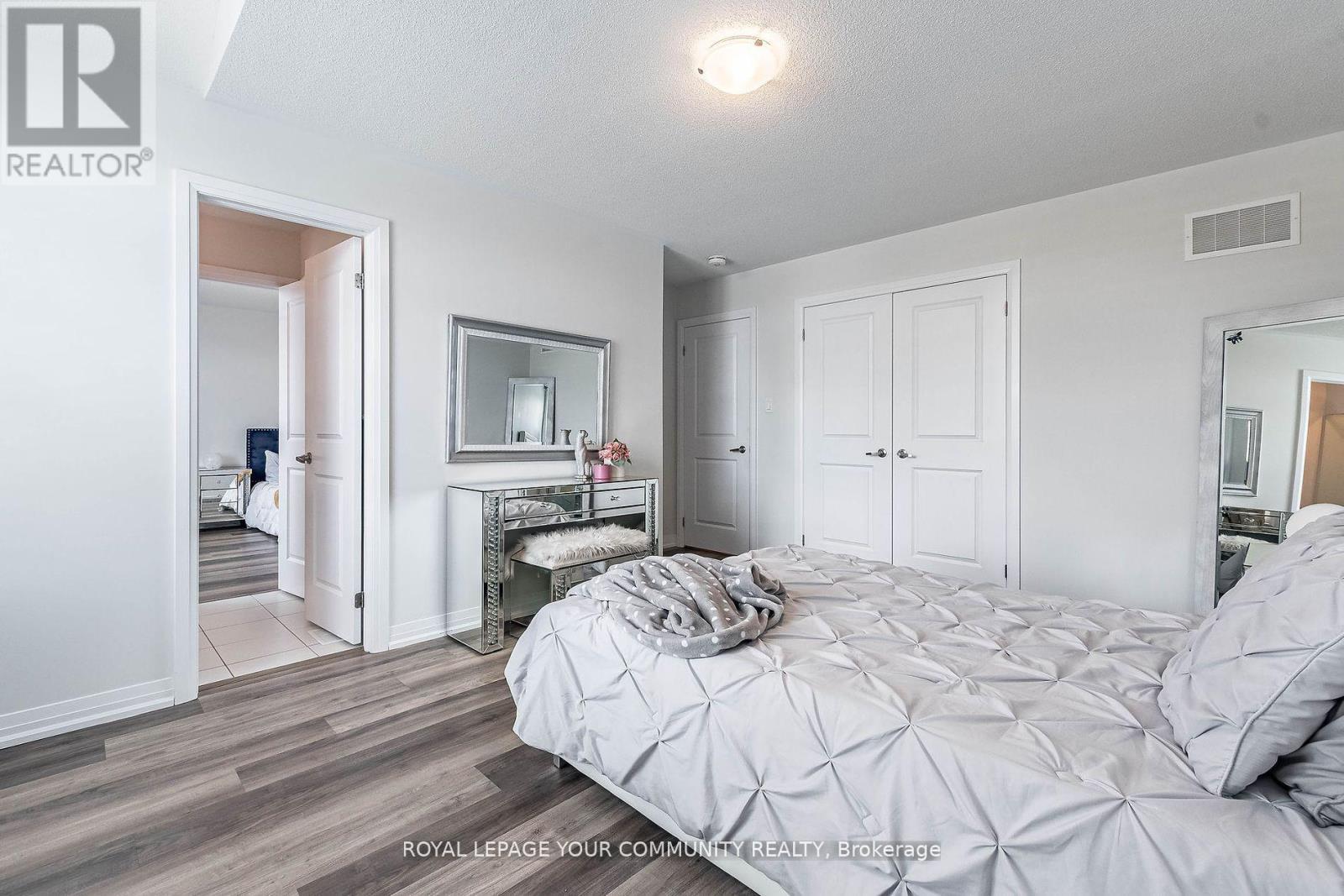 












259 CHELSEA CRESCENT

,
Bradford West Gwillimbury,




Ontario
L3Z4G7

