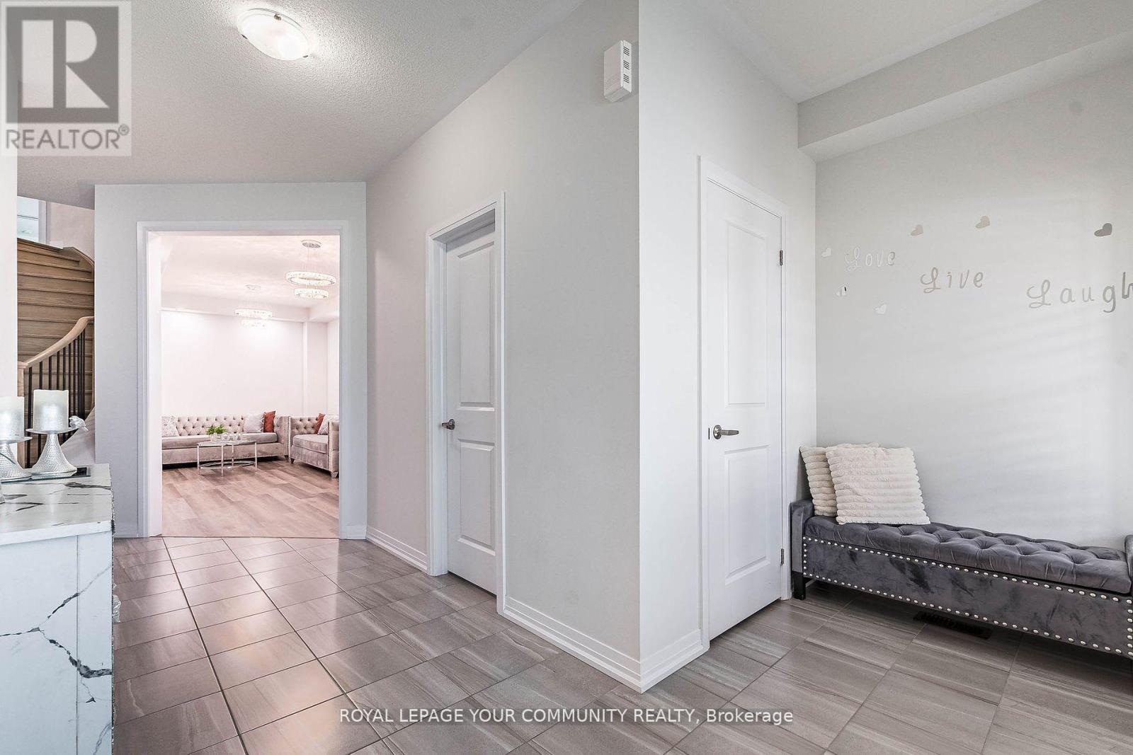 












259 CHELSEA CRESCENT

,
Bradford West Gwillimbury,




Ontario
L3Z4G7

