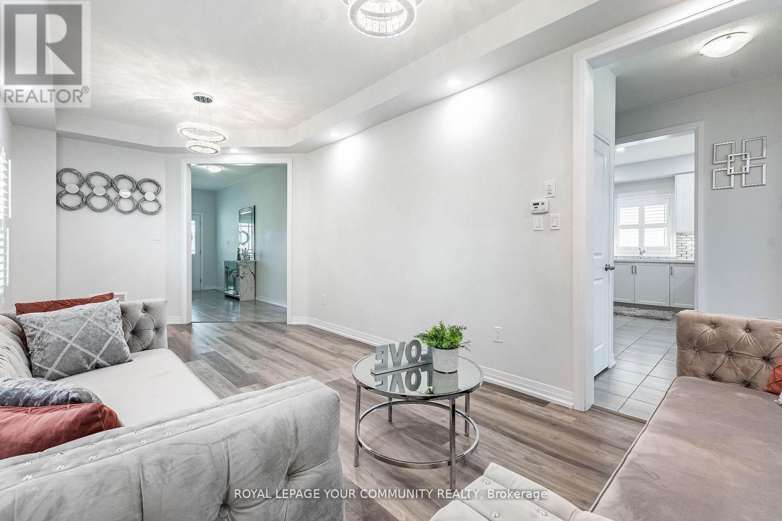 












259 CHELSEA CRESCENT

,
Bradford West Gwillimbury,




Ontario
L3Z4G7


