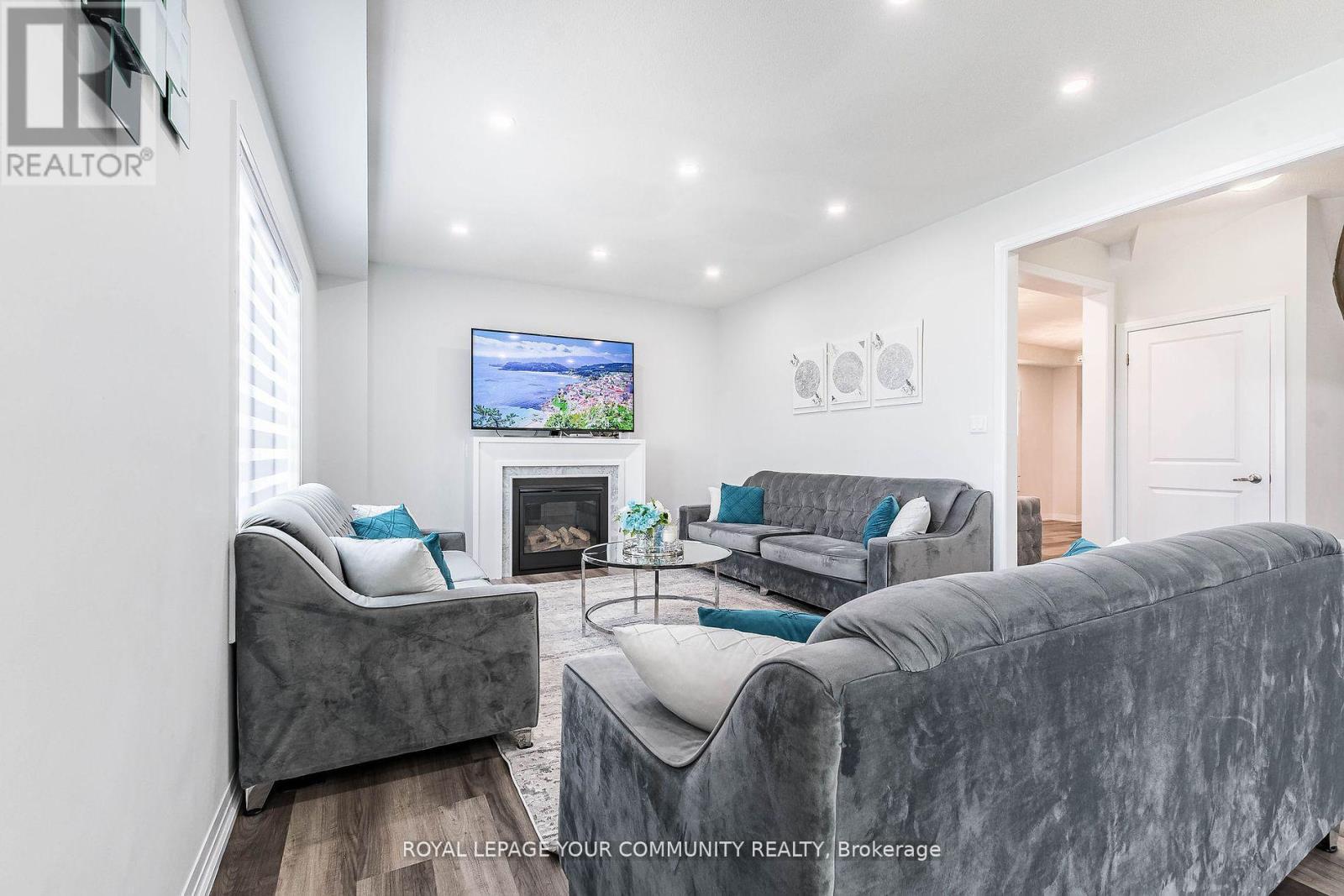 












259 CHELSEA CRESCENT

,
Bradford West Gwillimbury,




Ontario
L3Z4G7

