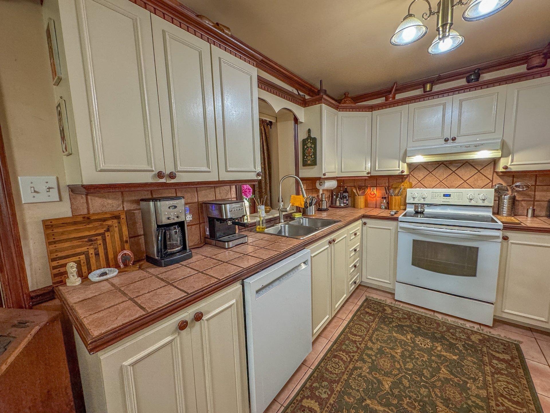 









10


Rue de San-Pedro

,
Grenville-sur-la-Rouge,




QC
J0V1B0

