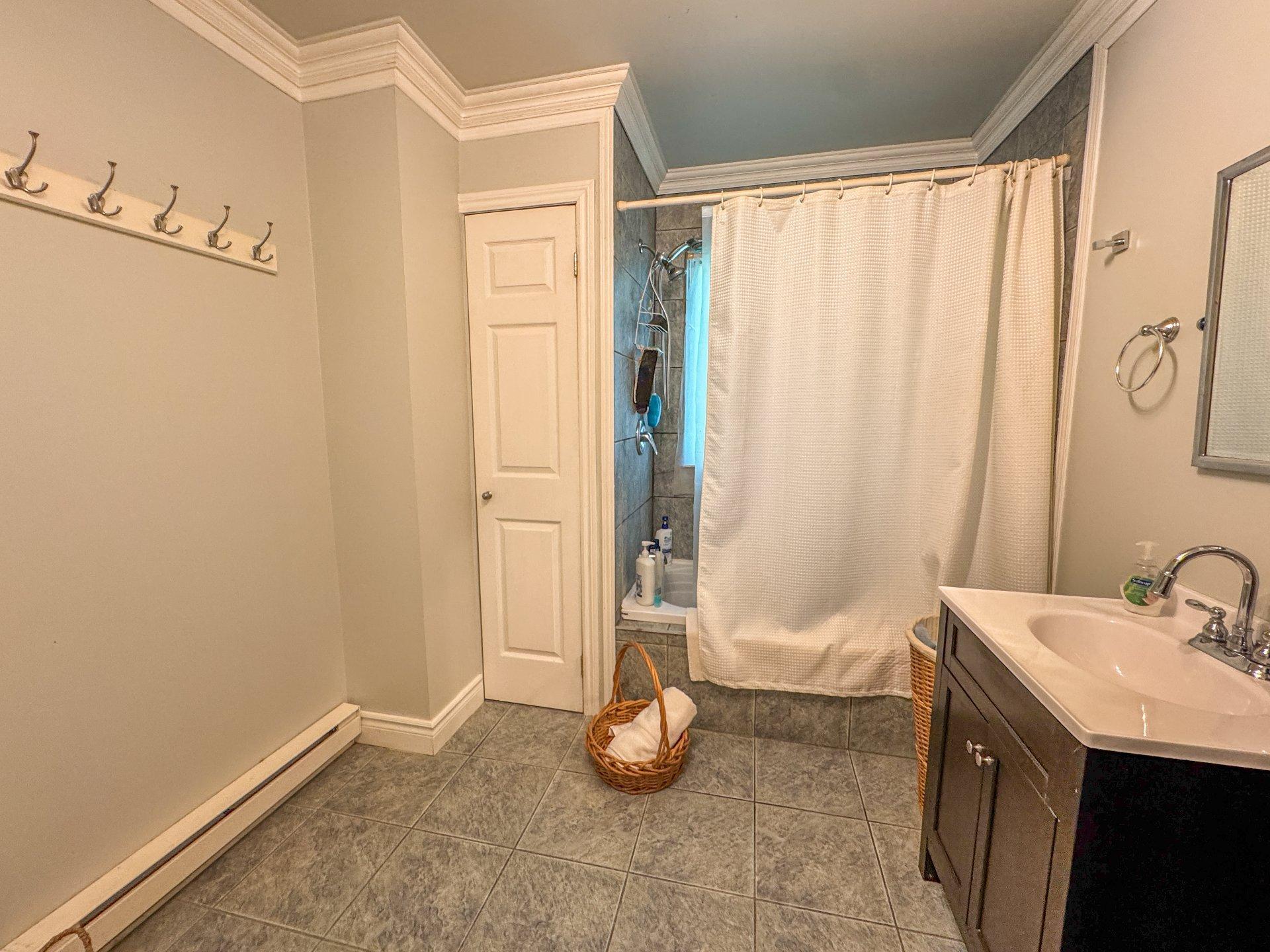 









10


Rue de San-Pedro

,
Grenville-sur-la-Rouge,




QC
J0V1B0

