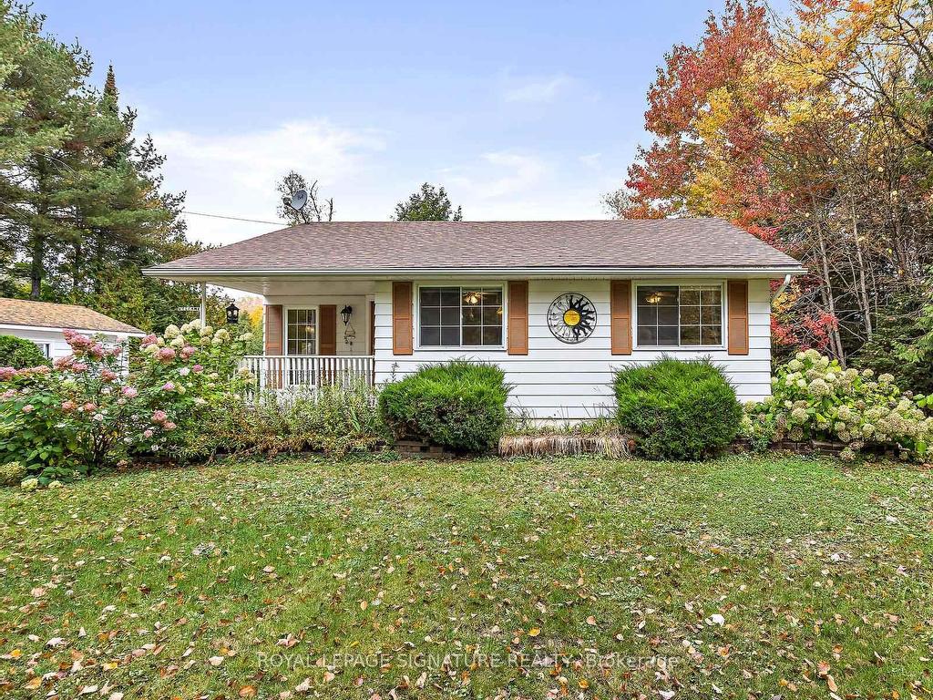 









1047


Lagoon

Road,
Highlands East,




ON
K0L 1C0

