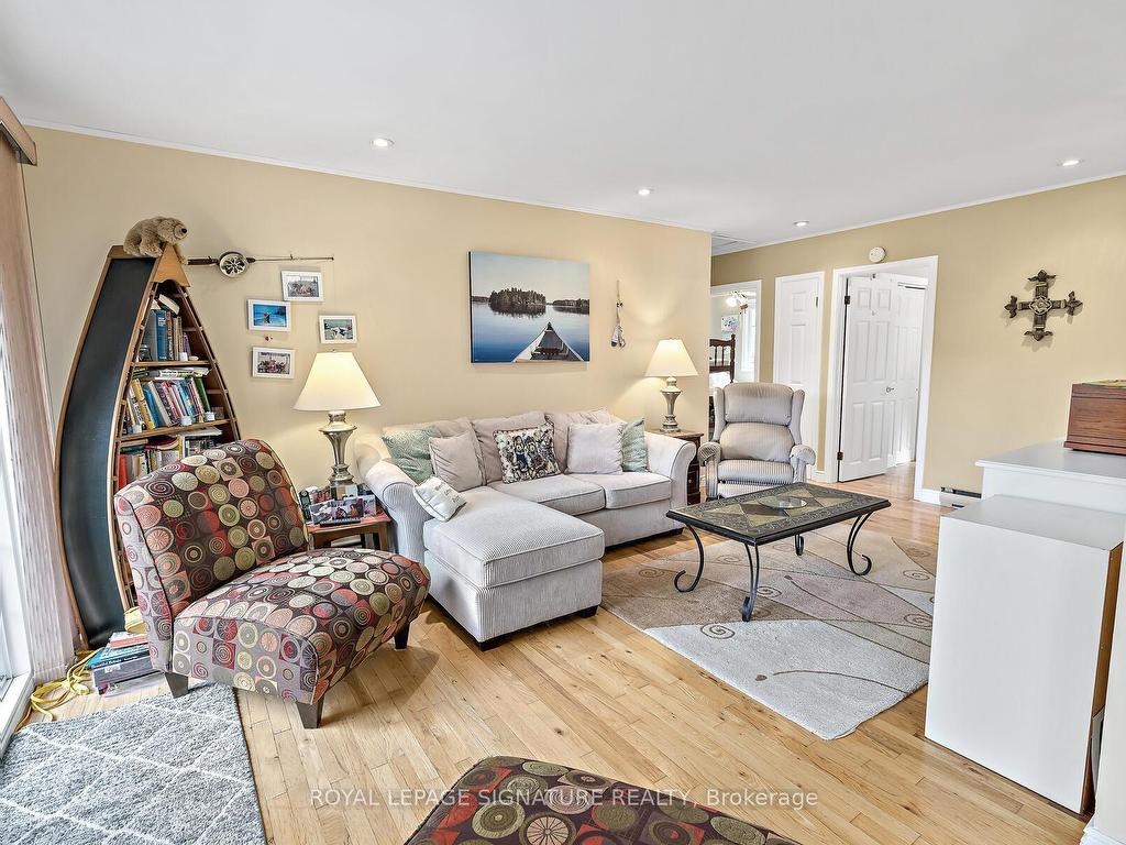 









1047


Lagoon

Road,
Highlands East,




ON
K0L 1C0

