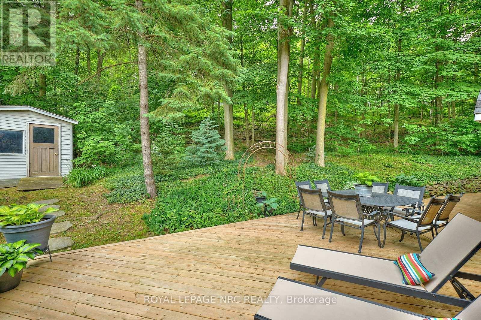 












7 CAMELOT COURT

,
St. Catharines (Glendale/Glenridge),




Ontario
L2T3R4

