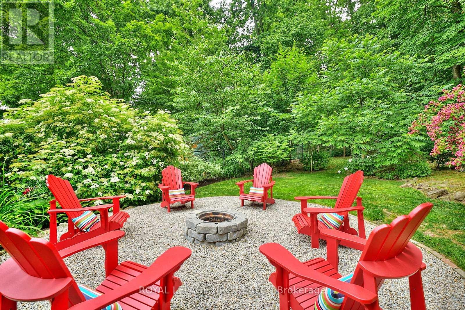 












7 CAMELOT COURT

,
St. Catharines (Glendale/Glenridge),




Ontario
L2T3R4

