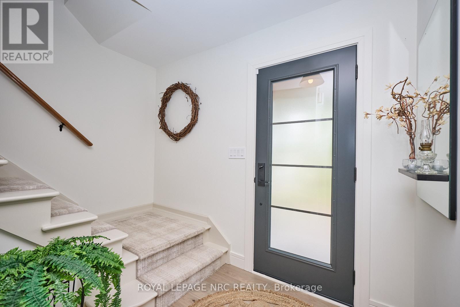 












7 CAMELOT COURT

,
St. Catharines (Glendale/Glenridge),




Ontario
L2T3R4

