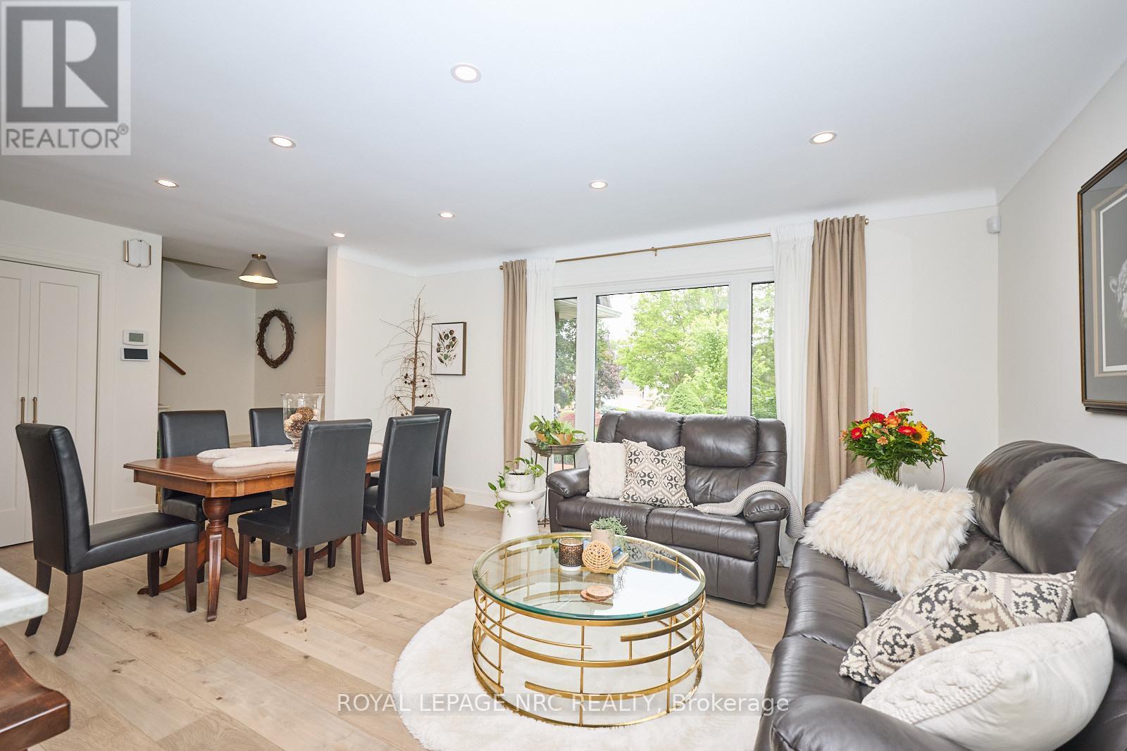 












7 CAMELOT COURT

,
St. Catharines (Glendale/Glenridge),




Ontario
L2T3R4

