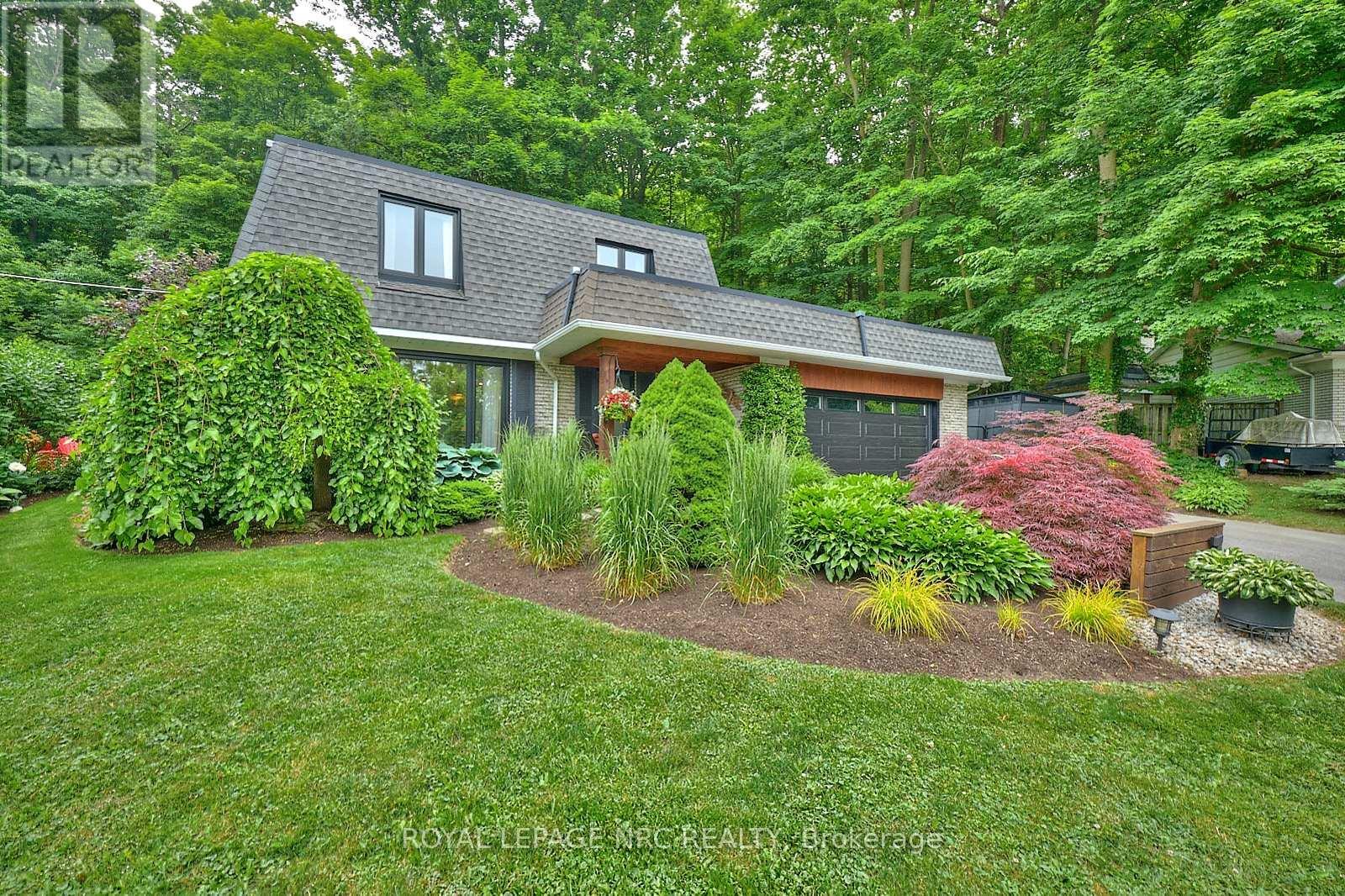 












7 CAMELOT COURT

,
St. Catharines (Glendale/Glenridge),




Ontario
L2T3R4

