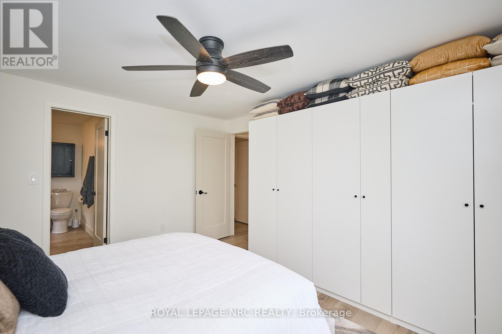 












7 CAMELOT COURT

,
St. Catharines (Glendale/Glenridge),




Ontario
L2T3R4

