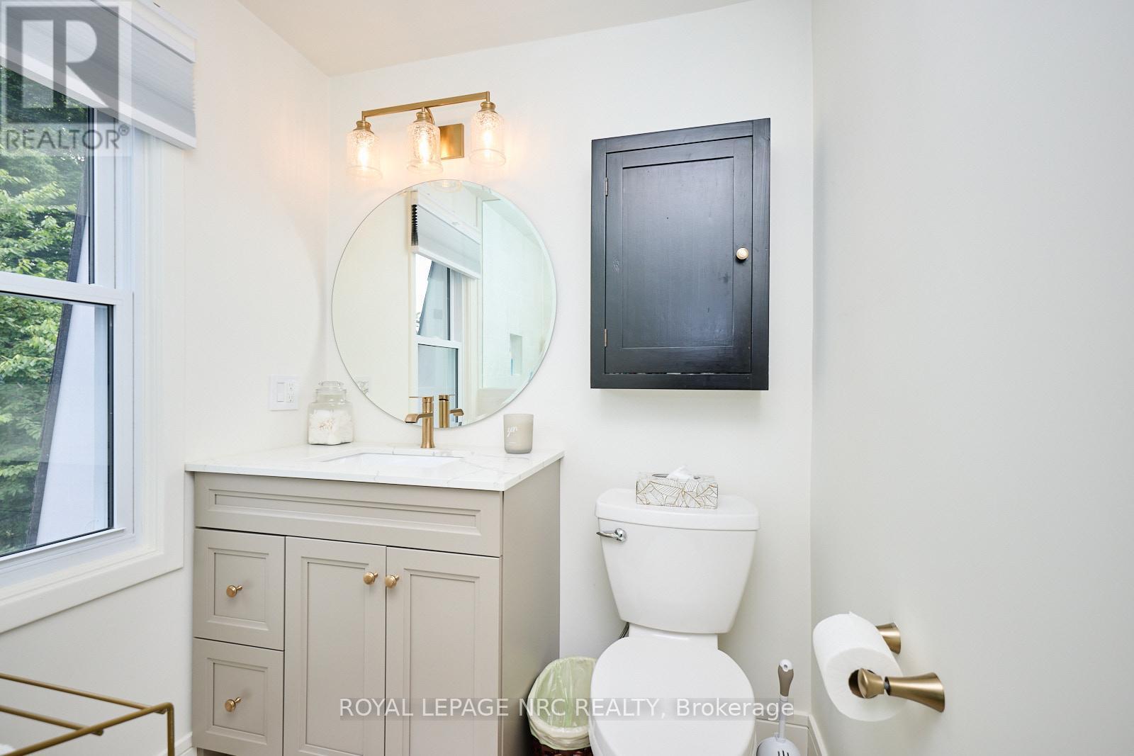 












7 CAMELOT COURT

,
St. Catharines (Glendale/Glenridge),




Ontario
L2T3R4


