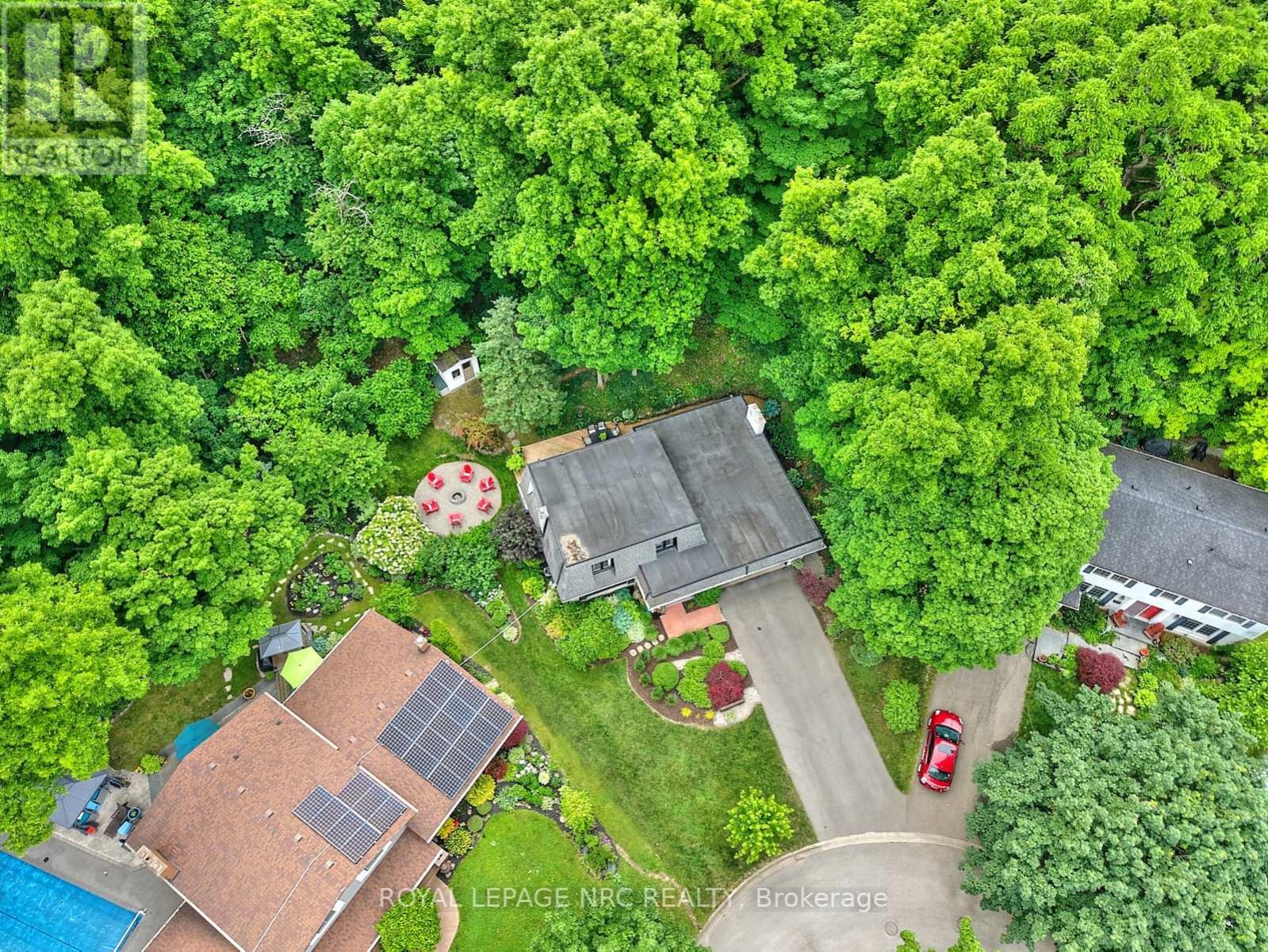 












7 CAMELOT COURT

,
St. Catharines (Glendale/Glenridge),




Ontario
L2T3R4

