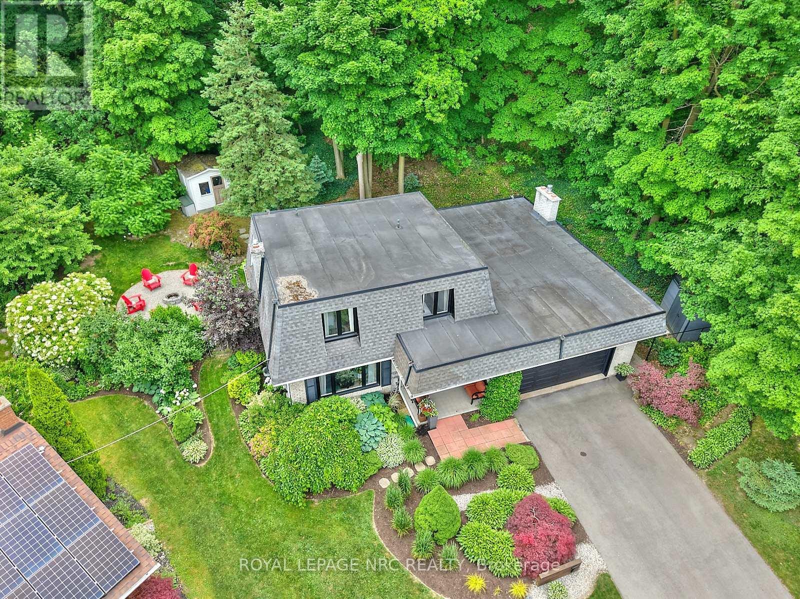 












7 CAMELOT COURT

,
St. Catharines (Glendale/Glenridge),




Ontario
L2T3R4

