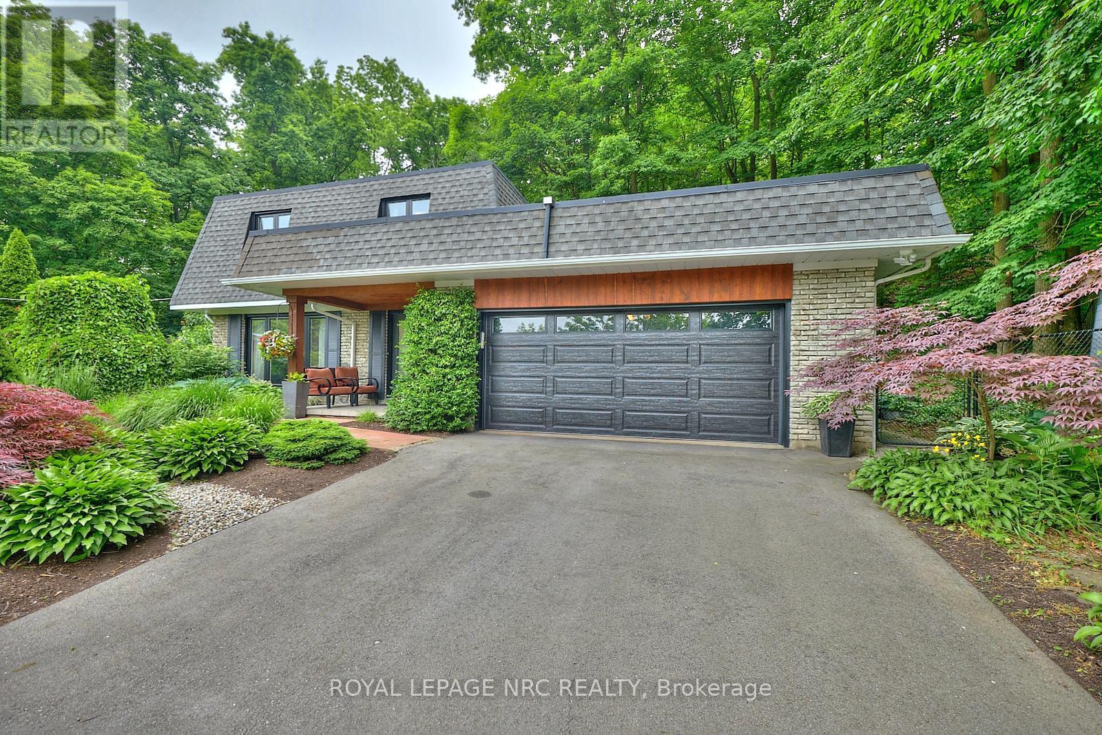 












7 CAMELOT COURT

,
St. Catharines (Glendale/Glenridge),




Ontario
L2T3R4

